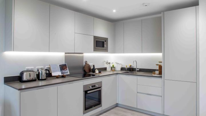 Stylish Furnished Rooms In Barking Centre Exterior photo